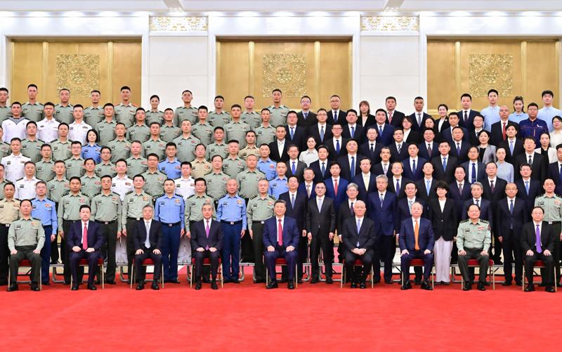 中國人民抗日戰(zhàn)爭暨世界反法西斯戰(zhàn)爭勝利80周年紀念活動總結會議在京舉行 習近平親切接見紀念活動籌辦工作各方面代表
